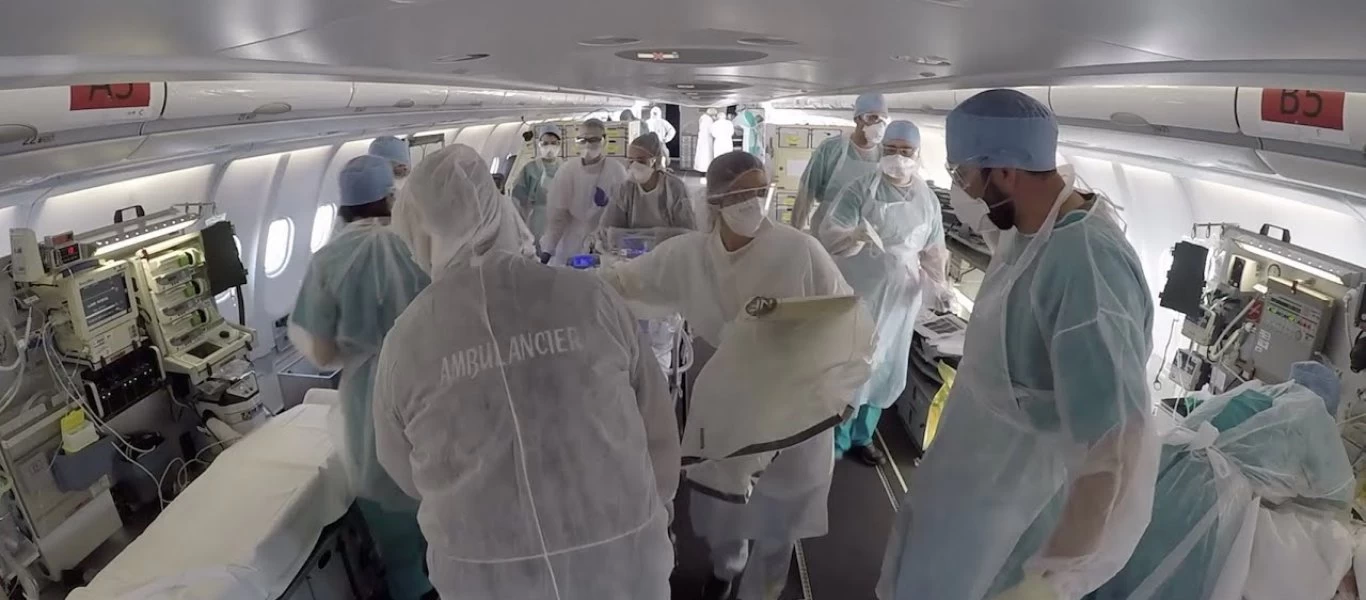 Κορωνοϊός: Με στρατιωτικό Airbus μεταφέρουν τους διασωληνωμένους στη Γαλλία (βίντεο)